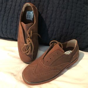 Kids Florsheim casual dress shoe. Brand new